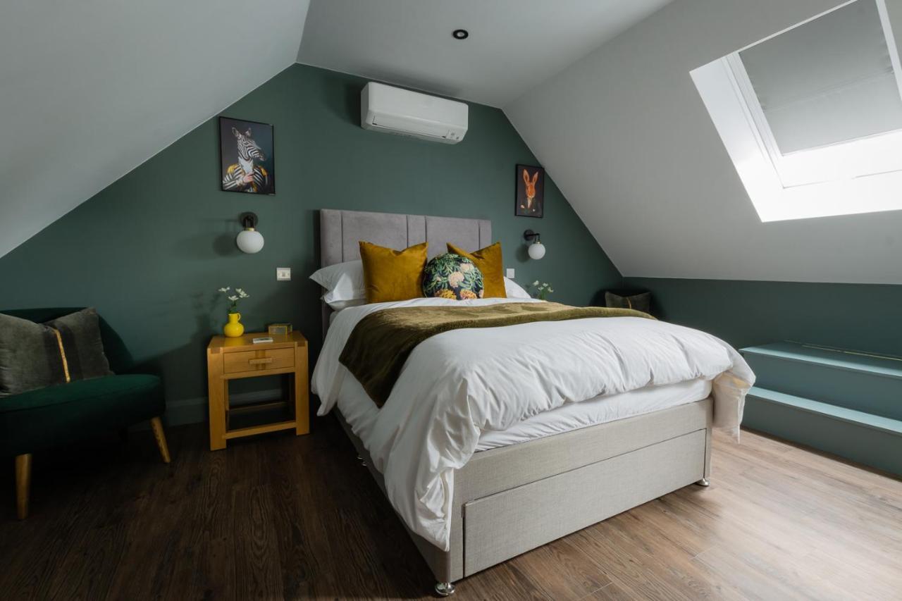 Stylish One Bedroom Cotswold Coach House テットベリー エクステリア 写真