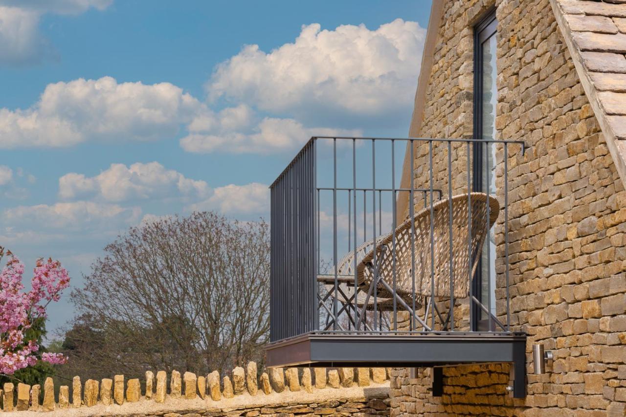 Stylish One Bedroom Cotswold Coach House テットベリー エクステリア 写真