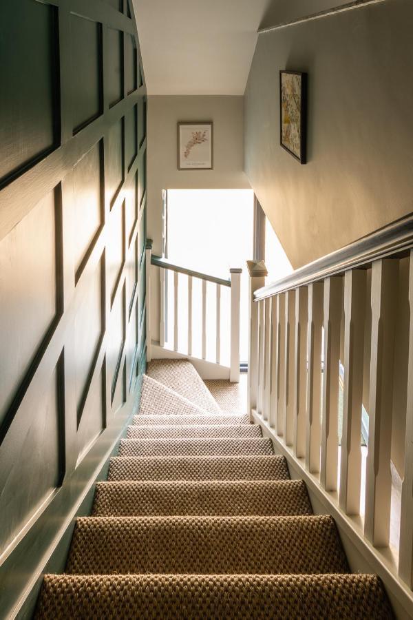 Stylish One Bedroom Cotswold Coach House テットベリー エクステリア 写真