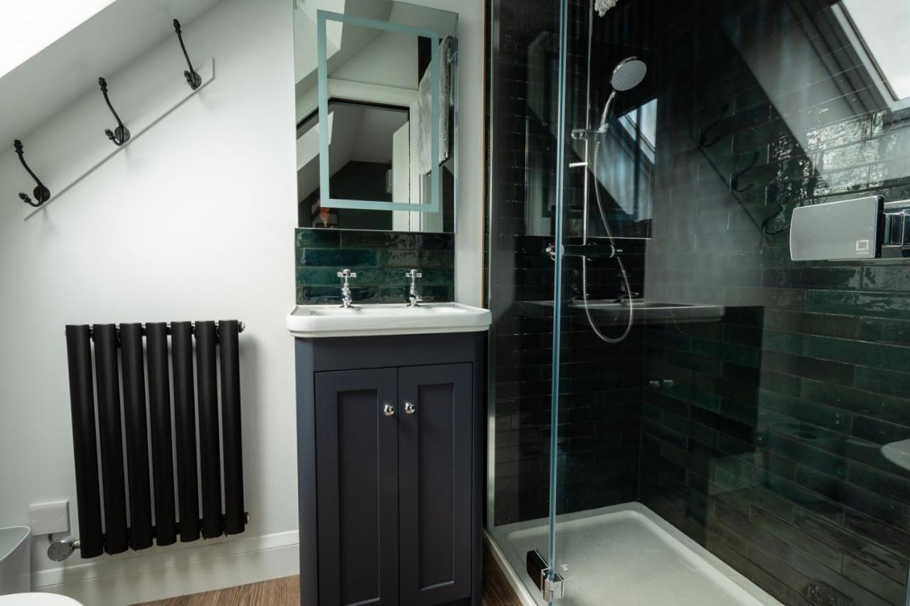Stylish One Bedroom Cotswold Coach House テットベリー エクステリア 写真